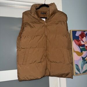 Vest NWT camel M
